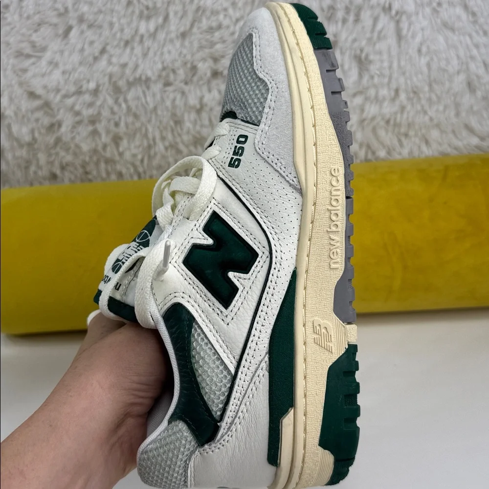 NWT • New Balance • Green 550 Sneaks • Size 6.5 Men/8 Women • 💚🤍 - Picture 13 of 16